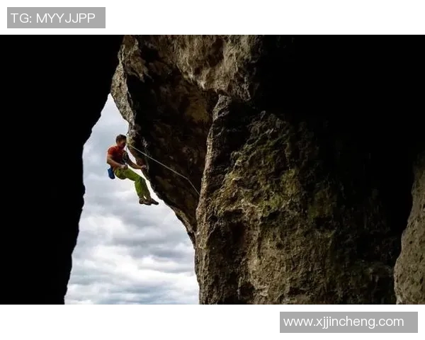 成都攀岩队的技术揭秘：攀岩巨献带你领略极限运动的魅力与挑战